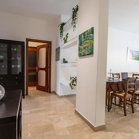 Universita & Stazione Airy Apartment With Parking Bari Exterior photo