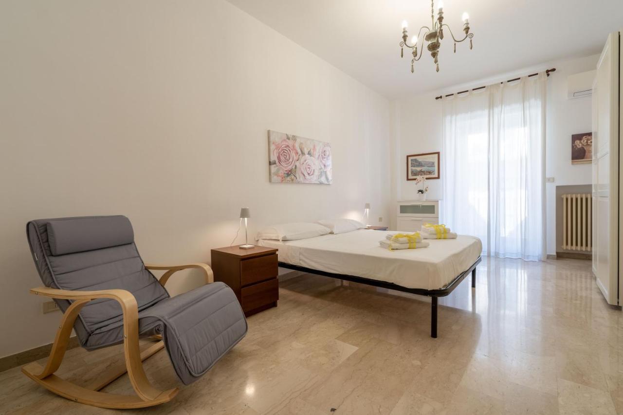 Universita & Stazione Airy Apartment With Parking Bari Exterior photo
