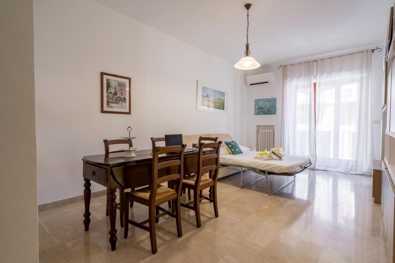 Universita & Stazione Airy Apartment With Parking Bari Exterior photo