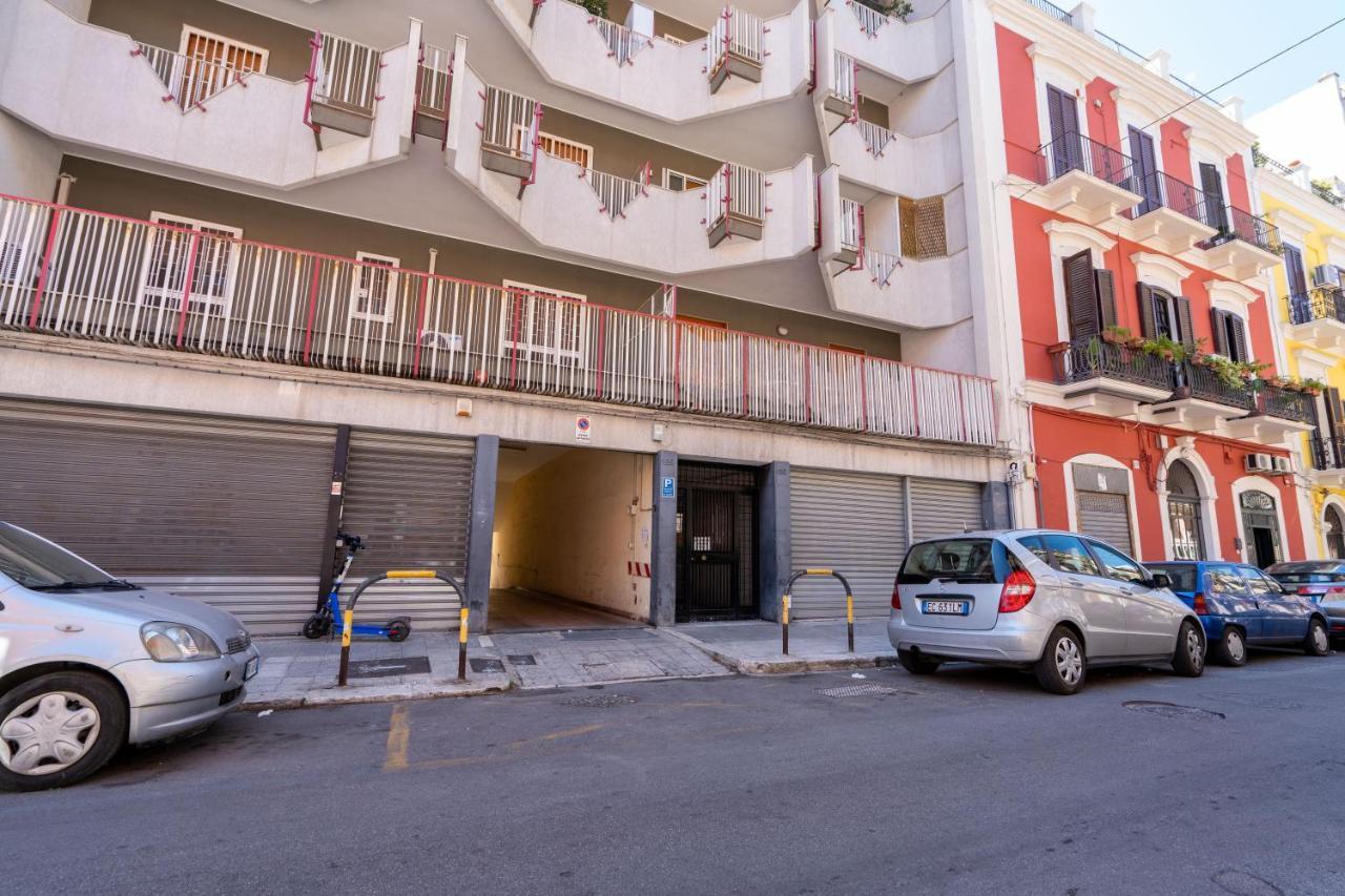 Universita & Stazione Airy Apartment With Parking Bari Exterior photo