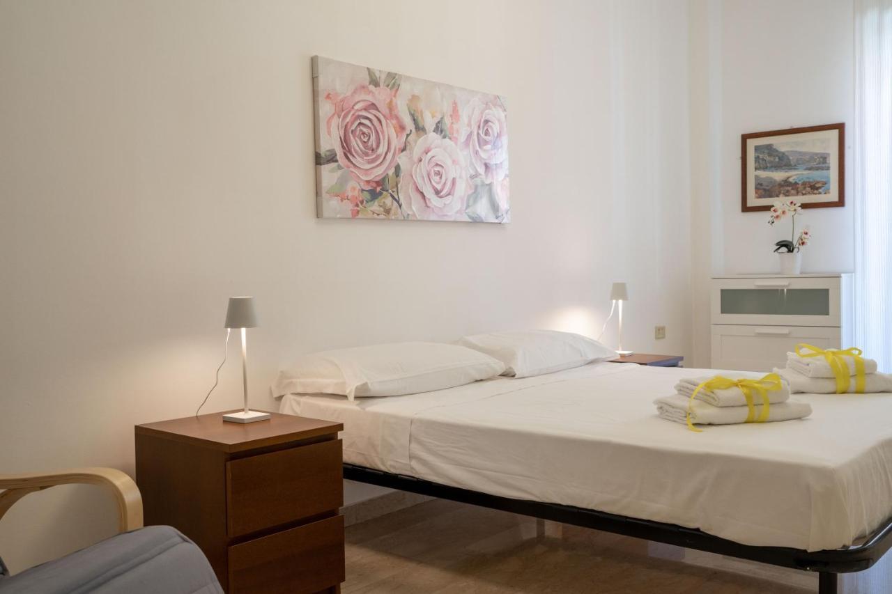 Universita & Stazione Airy Apartment With Parking Bari Exterior photo