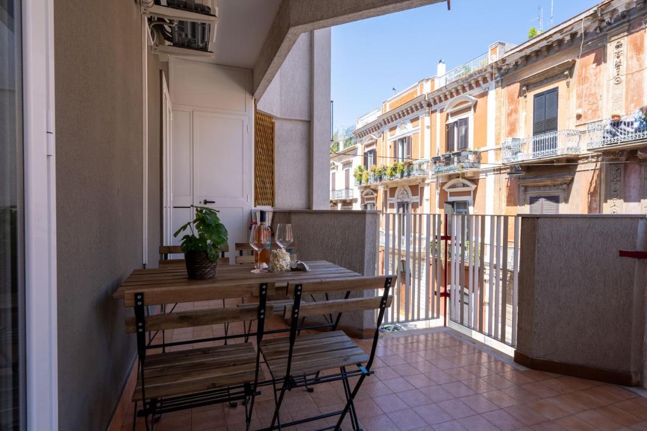 Universita & Stazione Airy Apartment With Parking Bari Exterior photo