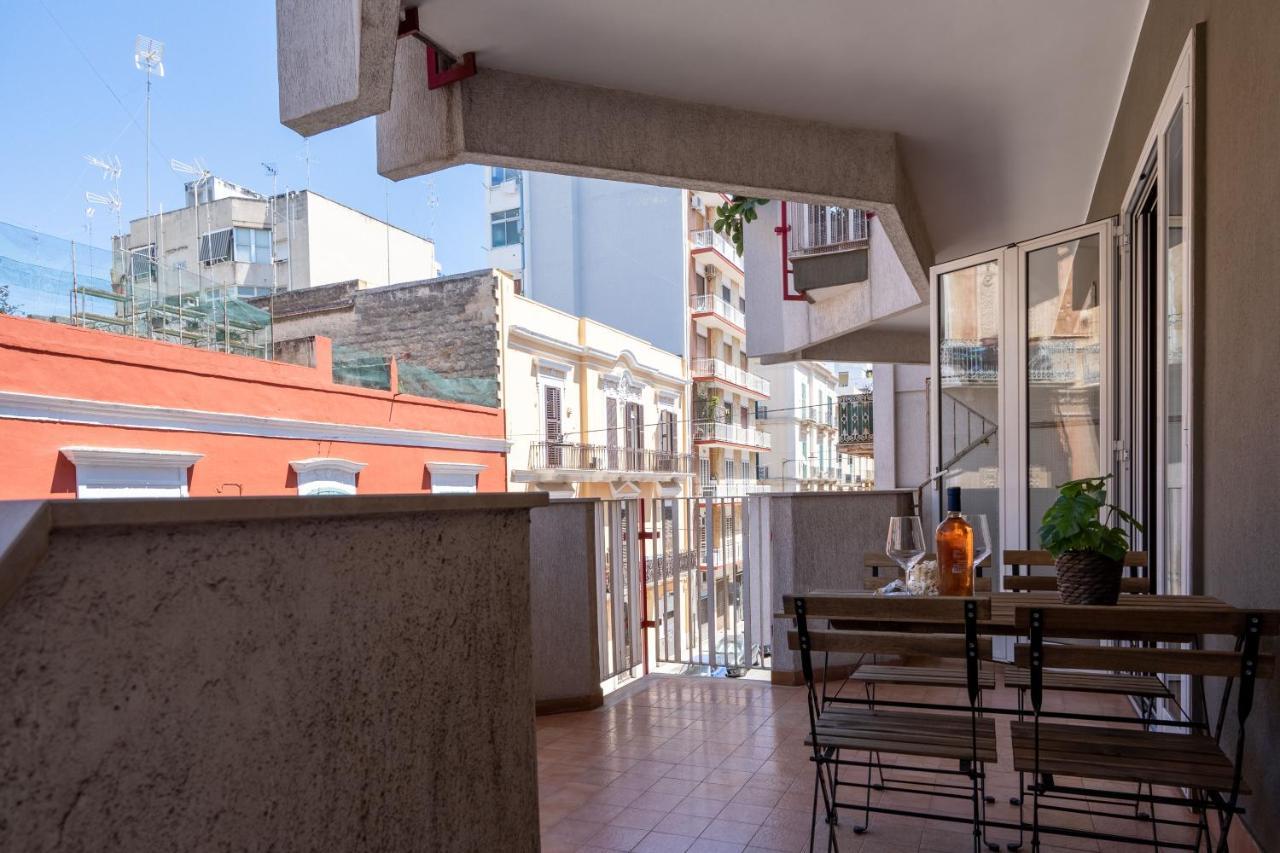 Universita & Stazione Airy Apartment With Parking Bari Exterior photo